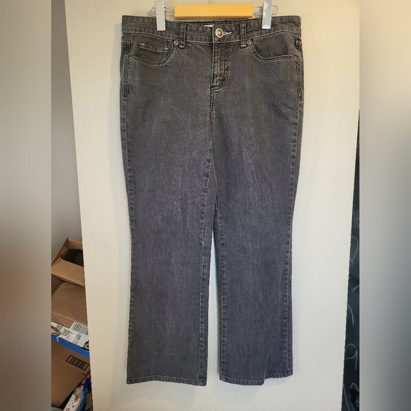 Tommy Hilfiger Women's Gray Straight Leg Jeans, Size 32 X 28 - Picture 2 of 5